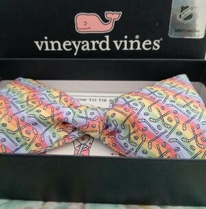 Vineyard Vines - NHL- Hockey Sports- Rainbow- Bow tie- NWT